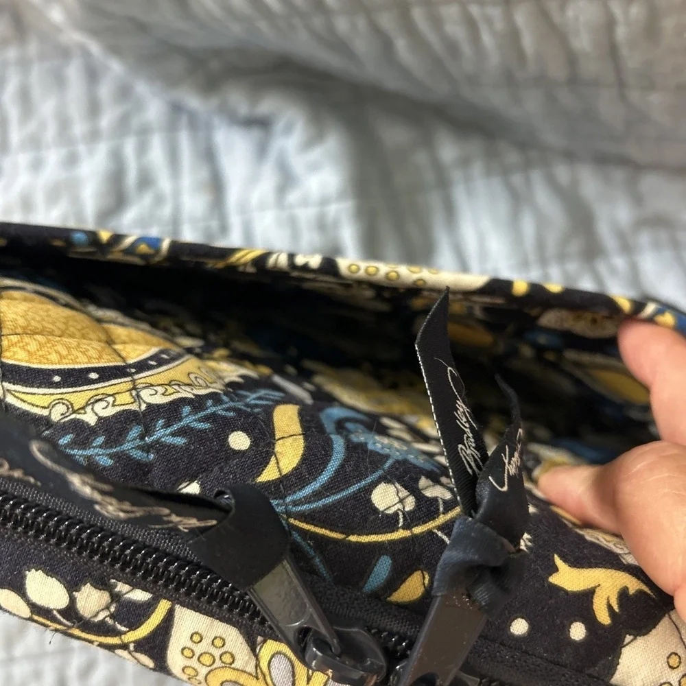 Vera Bradley Ellie Blue Hard Shell Case Kindle iPad Tablet Crossbody w/ Strap